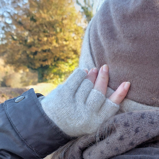 The Best Warm Accessories for Cold Mornings: A Guide for Winter Comfort